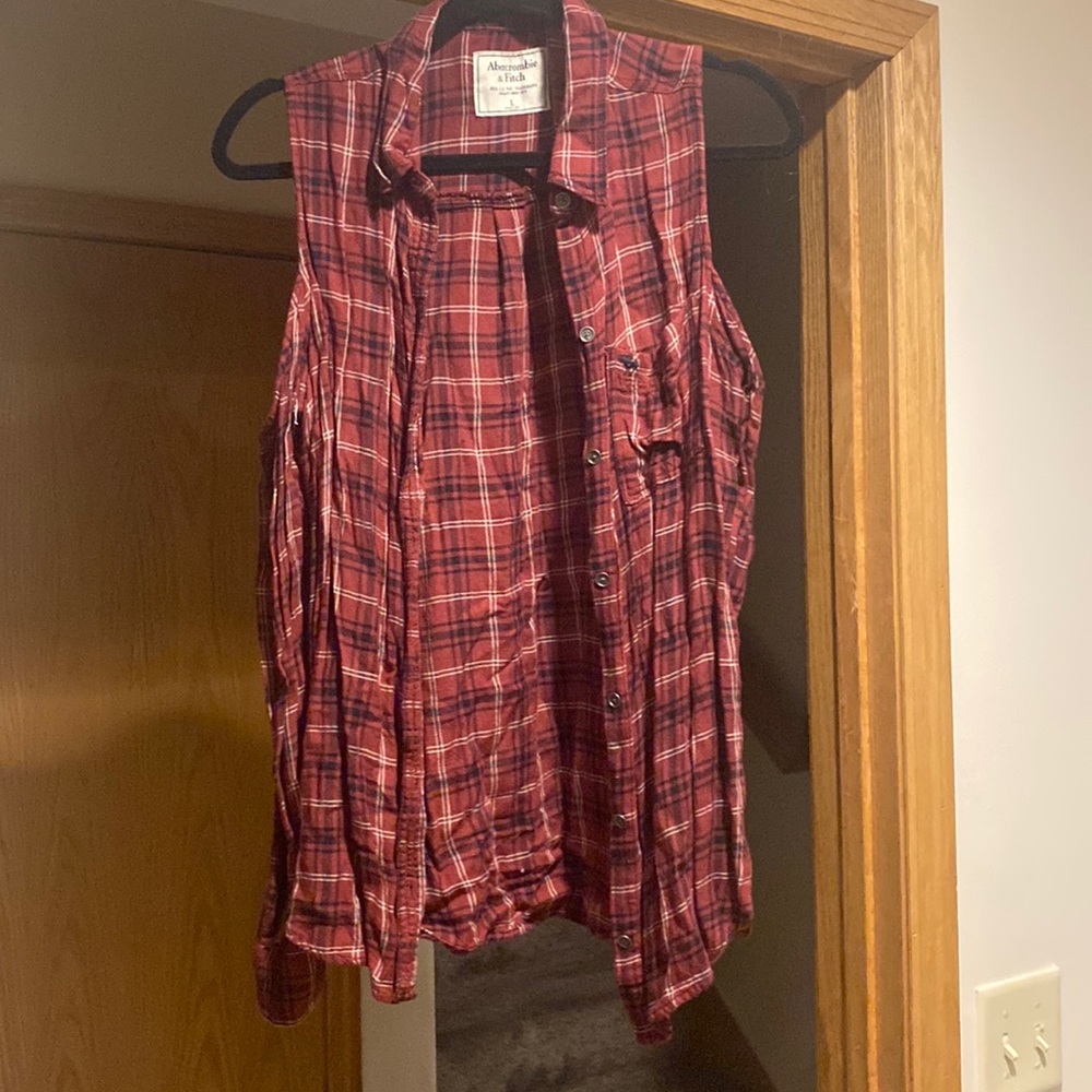 Cold shoulder, long sleeve button up